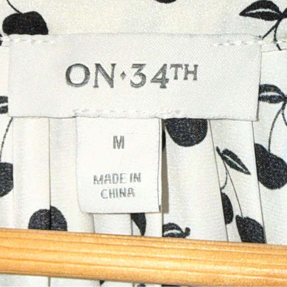 ON 34th women's long-sleeve blouse fblack cherry print on white MEDIUM NWOT - Picture 3 of 11
